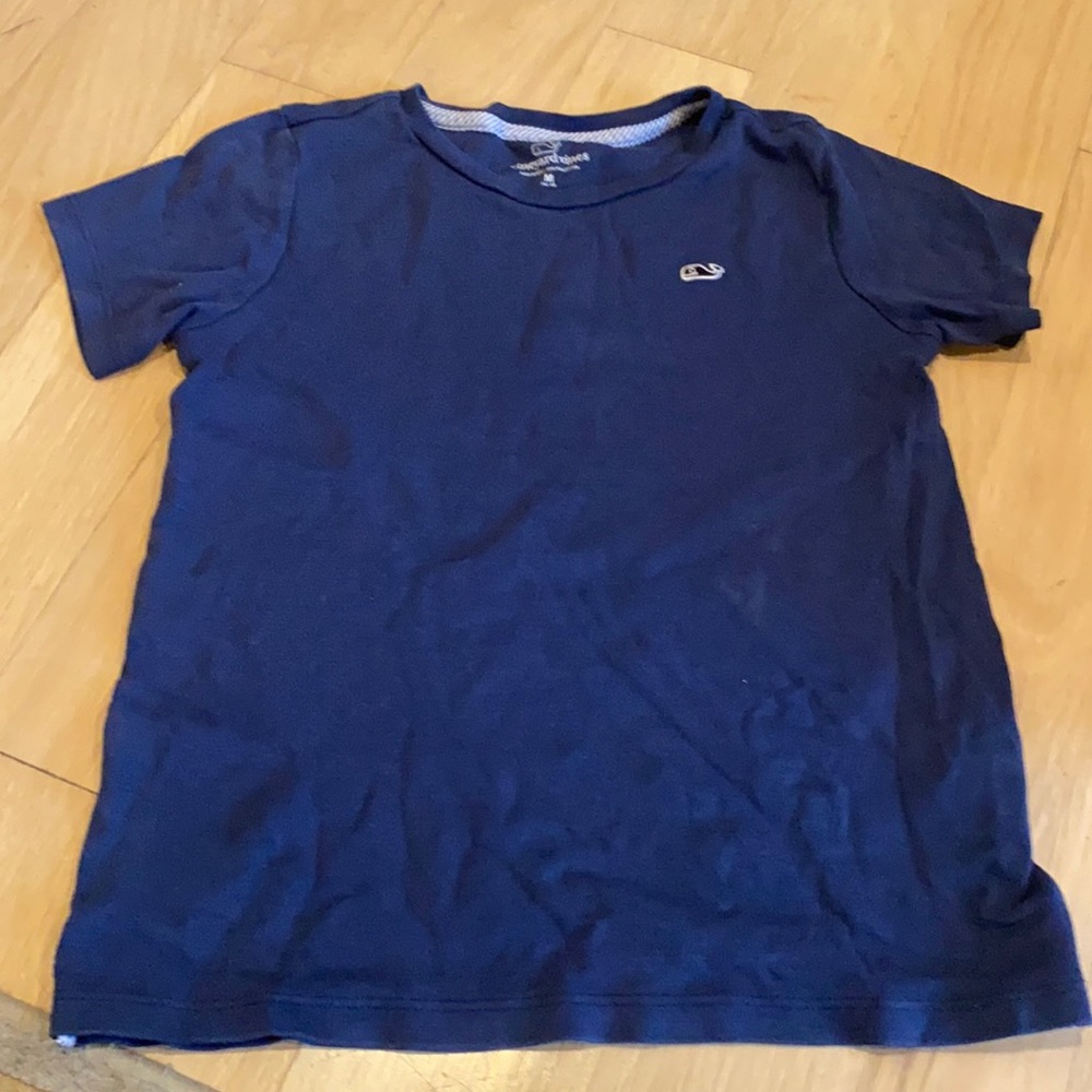 Vineyard Vines tshirt